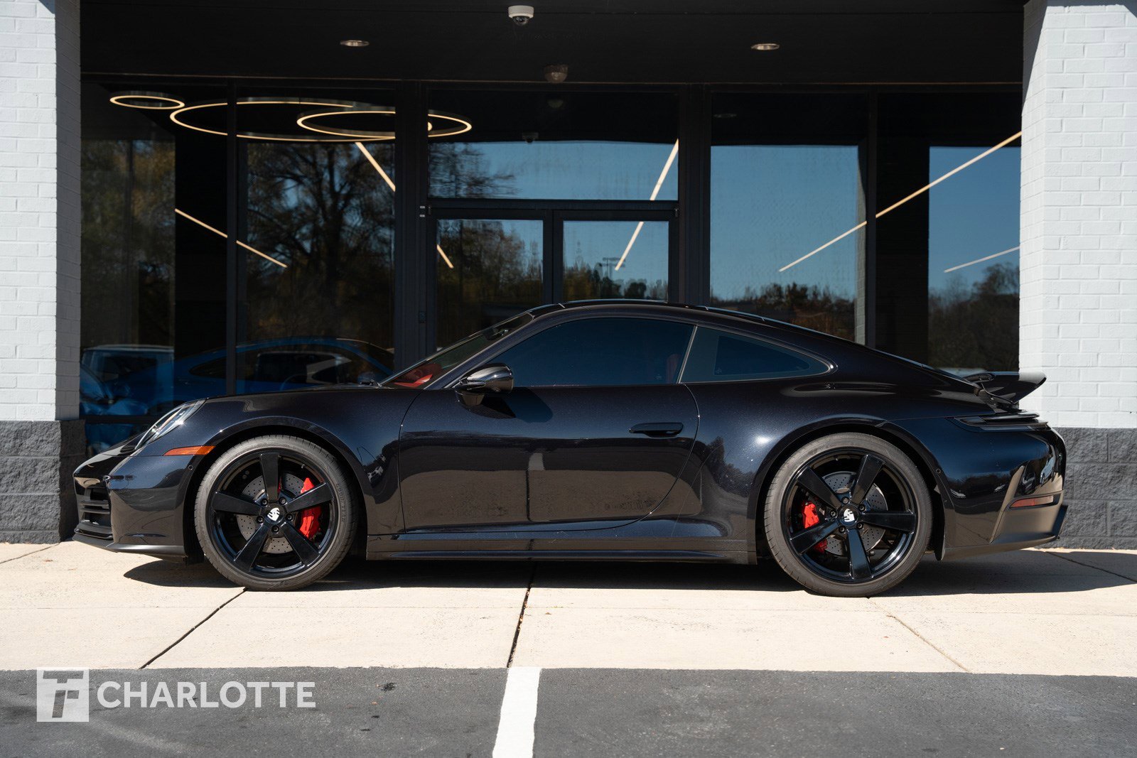 Used 2025 Porsche 911 Carrera image 8