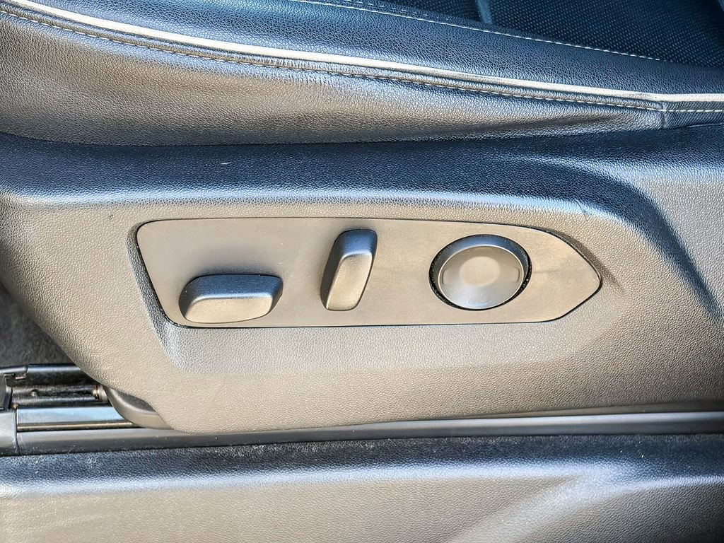 Used 2023 Chevrolet Suburban Premier image 48