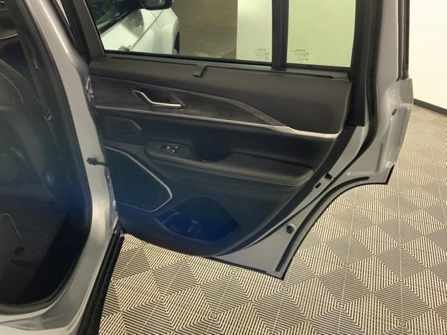 Used 2024 Jeep Grand Cherokee Limited 4xe w/ Luxury Tech Group II image 18