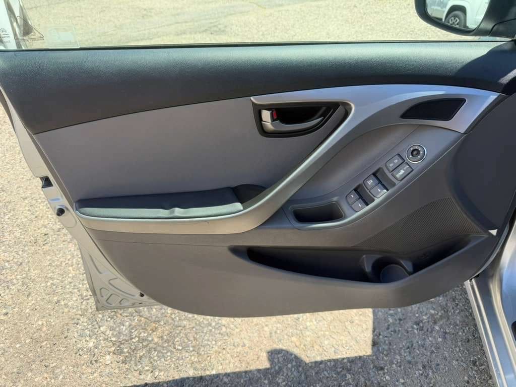 Used 2013 Hyundai Elantra GLS FWD image 10