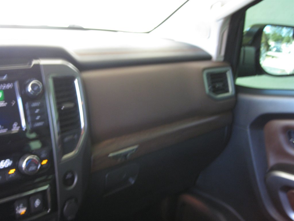 Used 2019 Nissan Titan Platinum Reserve image 23
