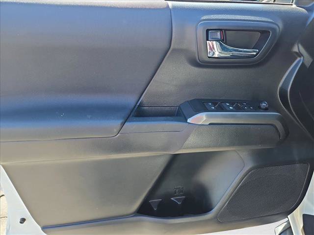 Used 2020 Toyota Tacoma TRD Off-Road w/ Technology Package AWD/4WD image 9