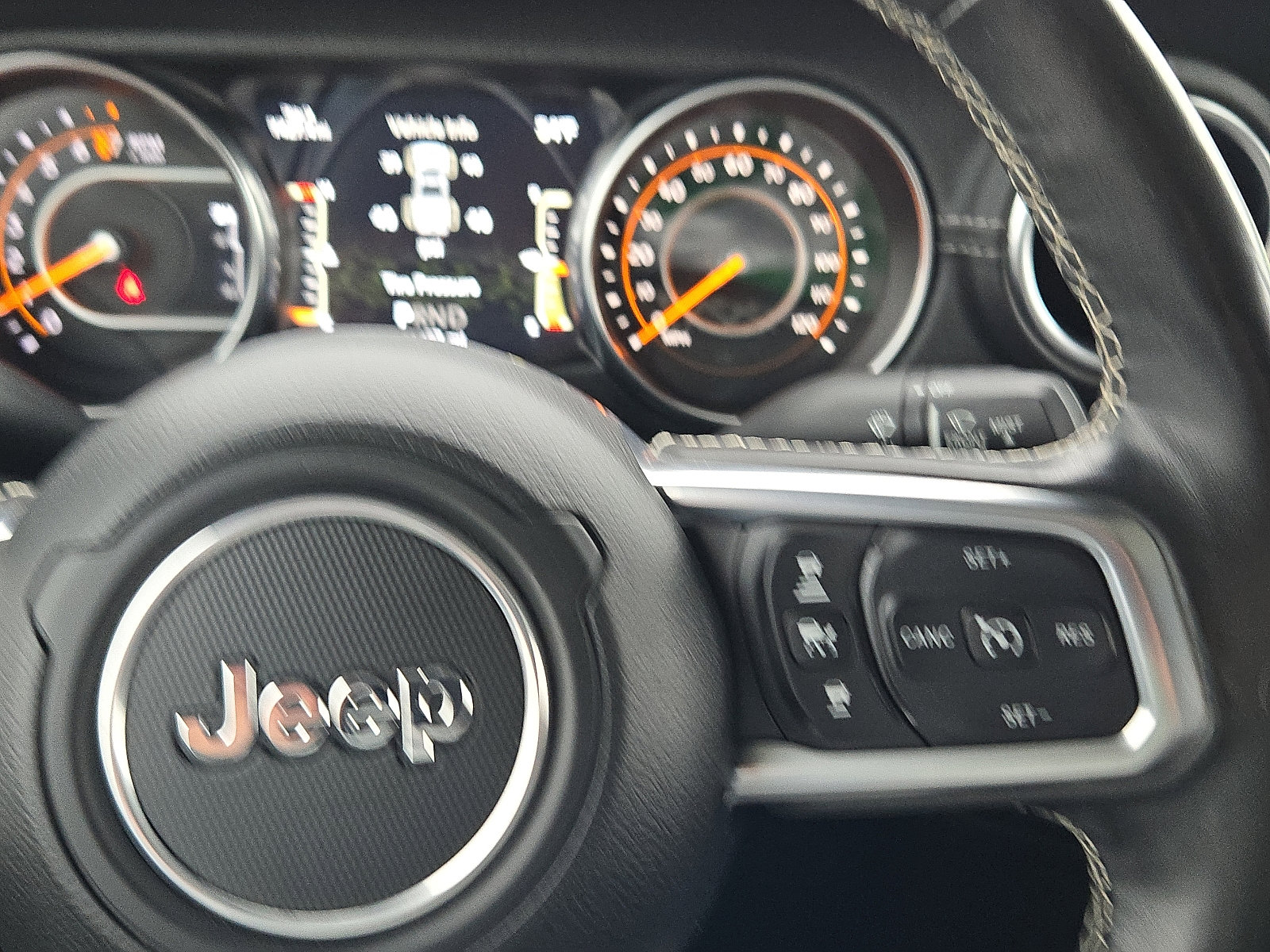 Used 2020 Jeep Gladiator Overland image 22