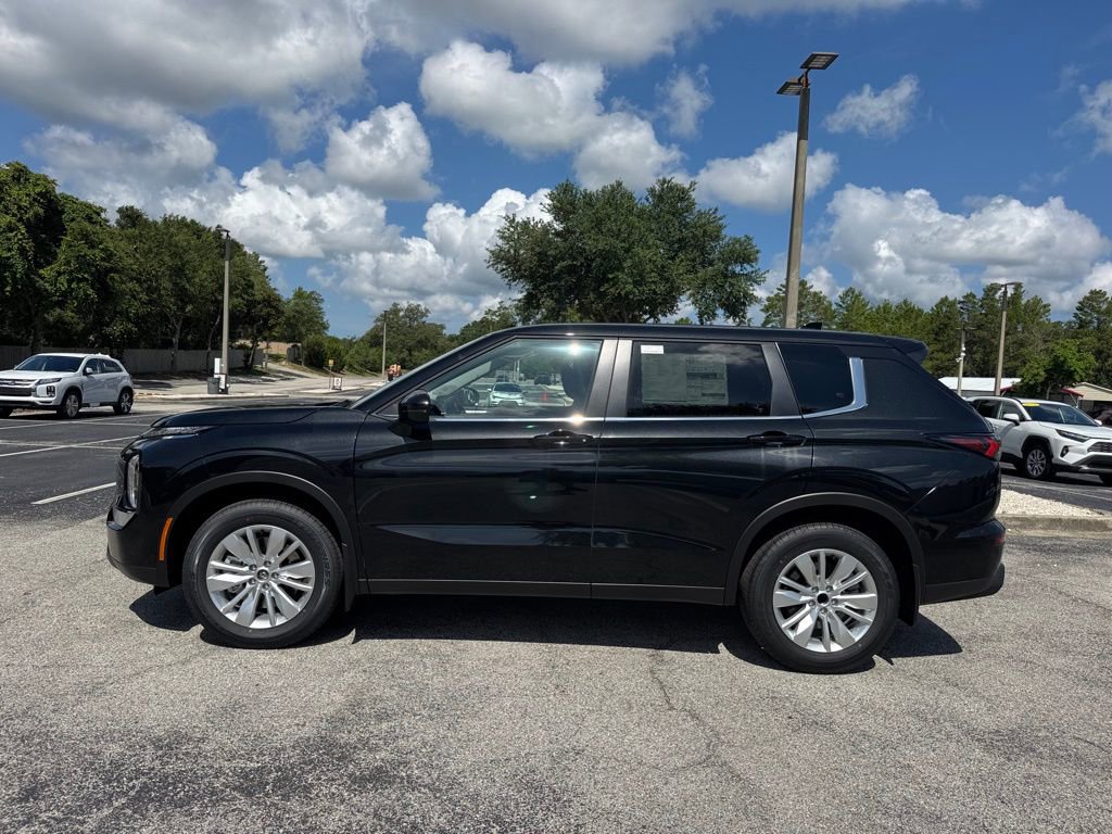 New 2025 Mitsubishi Outlander ES image 4