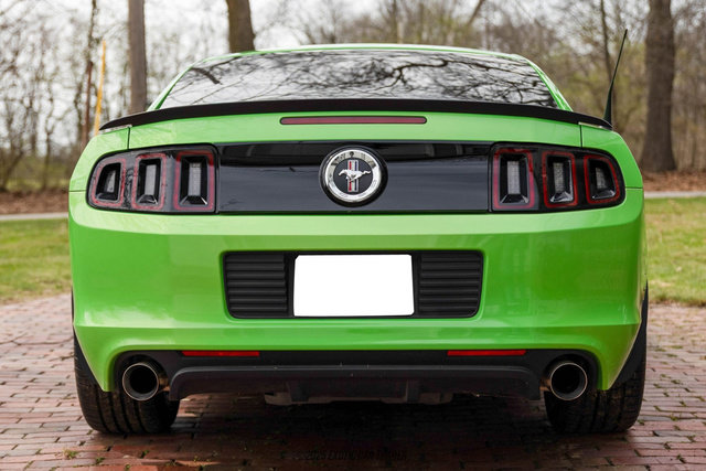Used 2013 Ford Mustang Boss 302 w/ Boss 302 Accessory Pkg RWD image 7