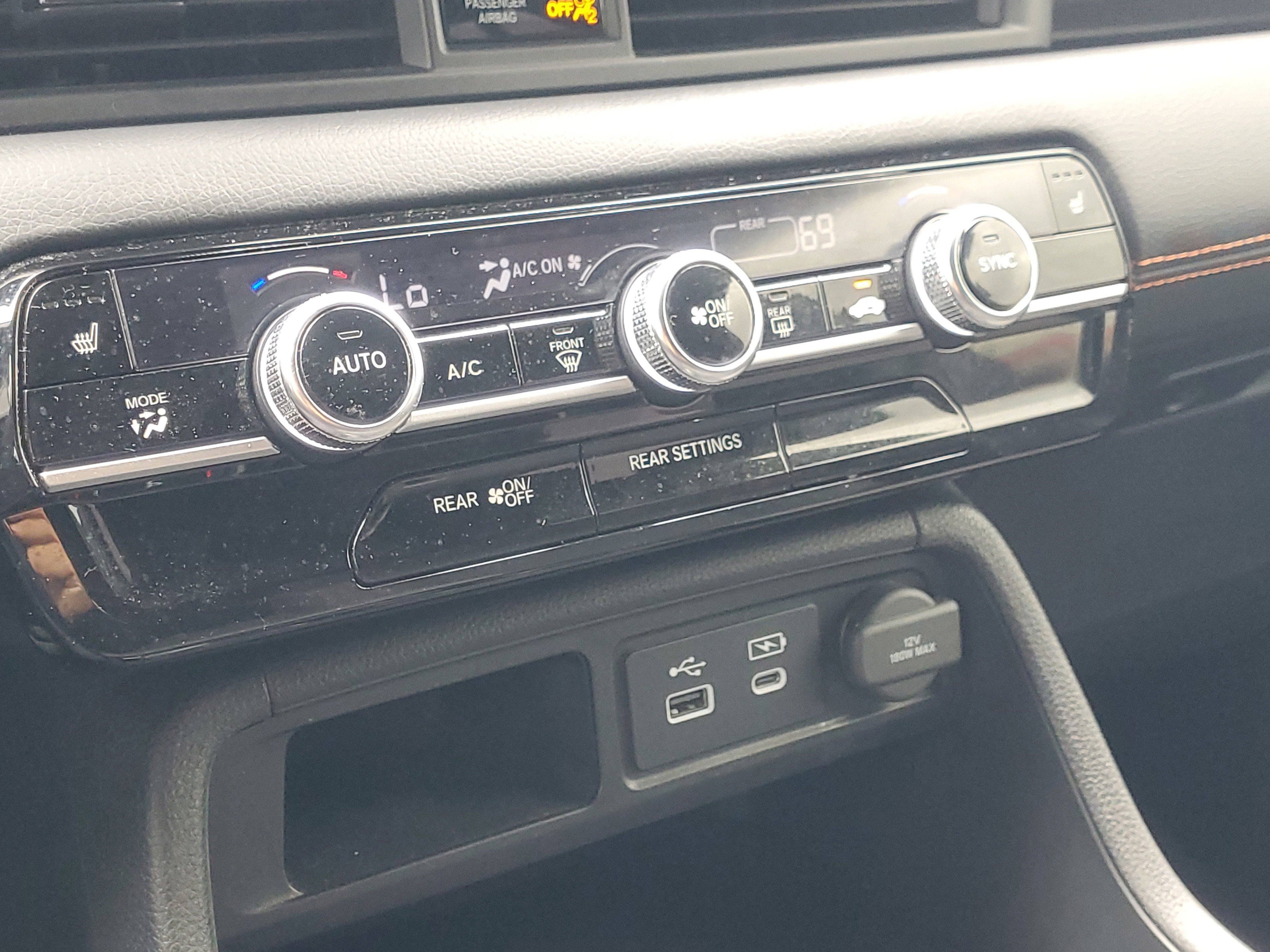 Used 2025 Honda Pilot Sport image 29