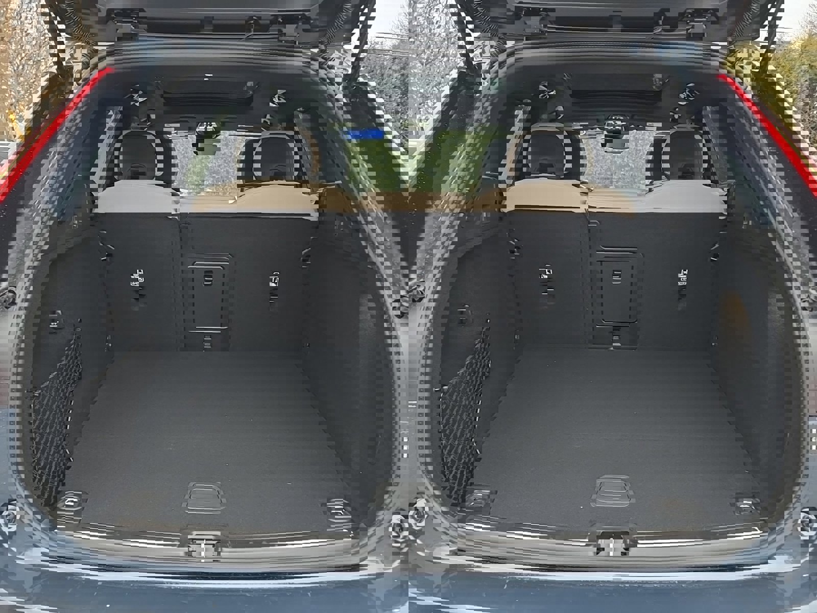 New 2026 Volvo XC60 T8 Plus w/ Climate Package image 25