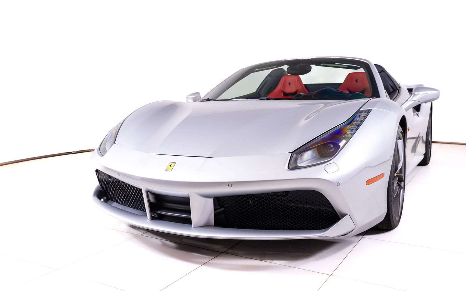 Used 2019 Ferrari 488 Spider RWD image 11