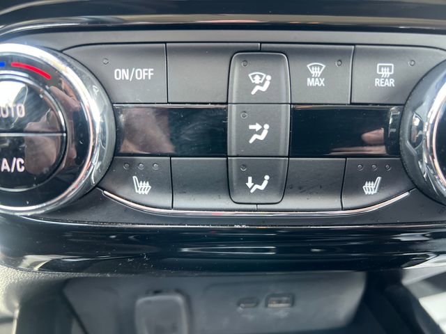 Used 2025 Chevrolet Trax LT w/ Driver Confidence Package FWD image 22