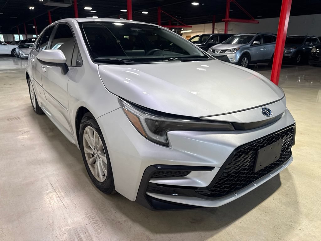 Used 2023 Toyota Corolla LE w/ LE Convenience Package FWD image 8