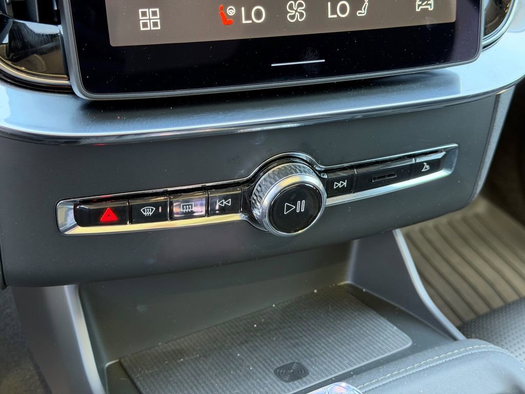 Certified 2025 Volvo XC90 T8 Ultra w/ Protection Package Premier AWD/4WD image 35