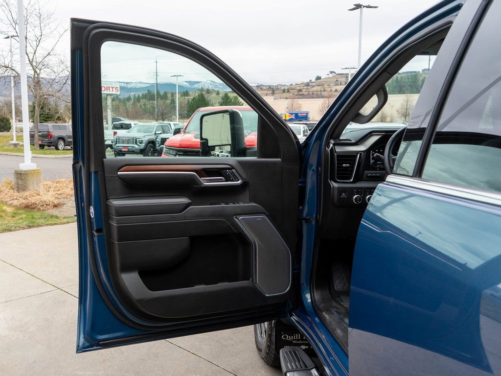 Used 2025 GMC Sierra 2500 Denali w/ Denali Reserve Package image 18