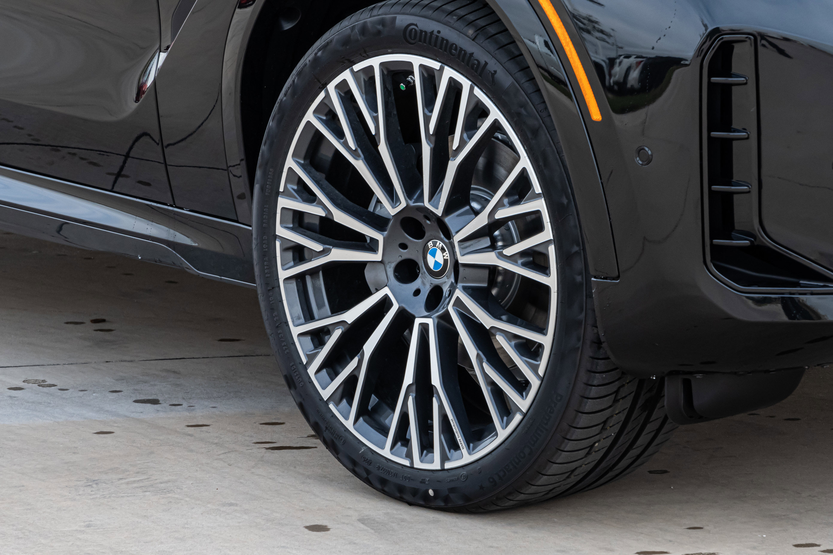 New 2026 BMW X6 xDrive40i w/ Premium Package image 9