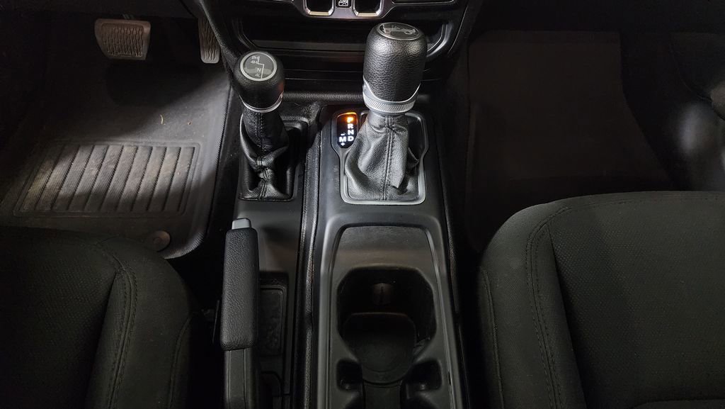 Used 2019 Jeep Wrangler Unlimited Sport image 26