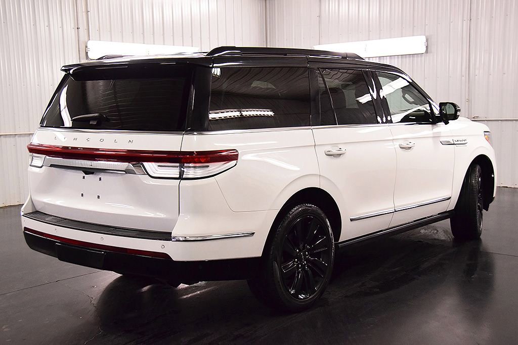 Used 2022 Lincoln Navigator Reserve image 7