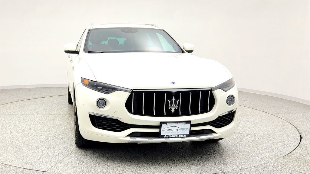 Used 2019 Maserati Levante GranLusso image 2