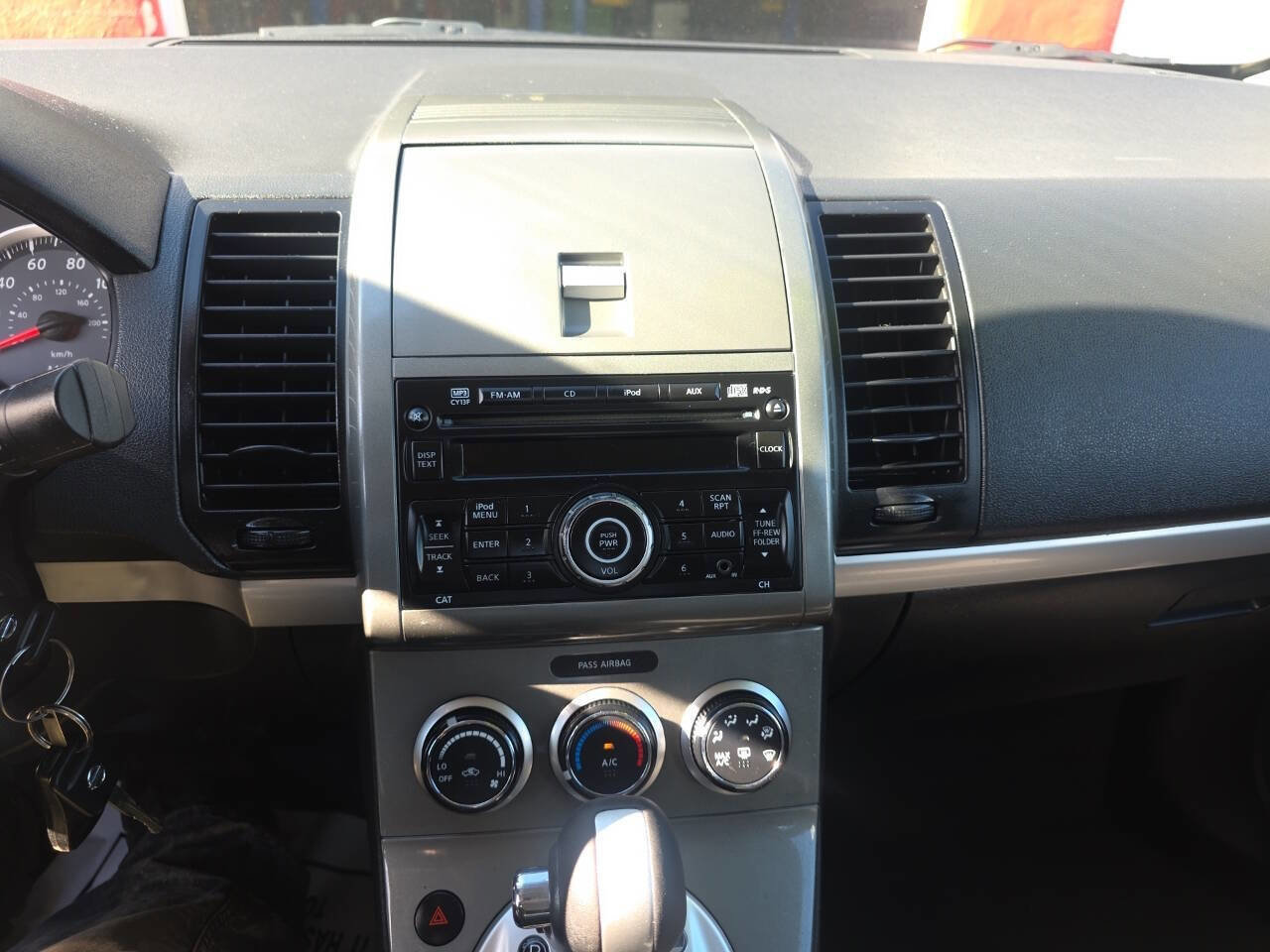 Used 2012 Nissan Sentra 2.0 SR FWD image 10