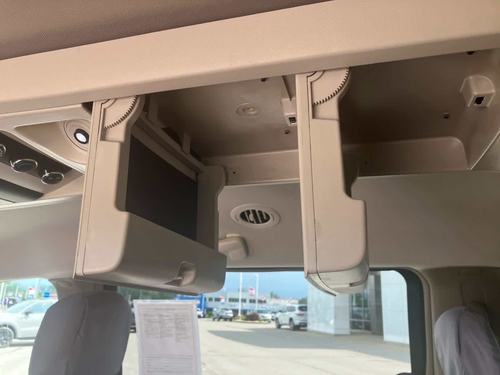 Used 2013 Chrysler Town & Country Touring FWD image 30