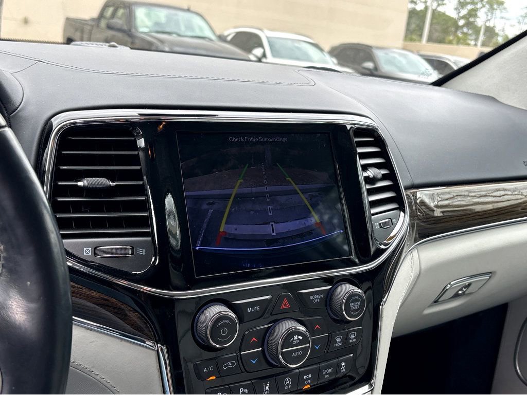 Used 2019 Jeep Grand Cherokee Summit AWD/4WD image 22