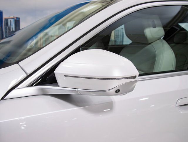 Used 2026 BMW 530i xDrive w/ Premium Package image 10