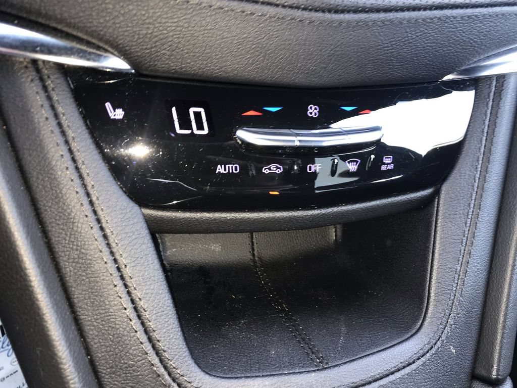 Used 2022 Cadillac XT5 Premium Luxury AWD/4WD image 19