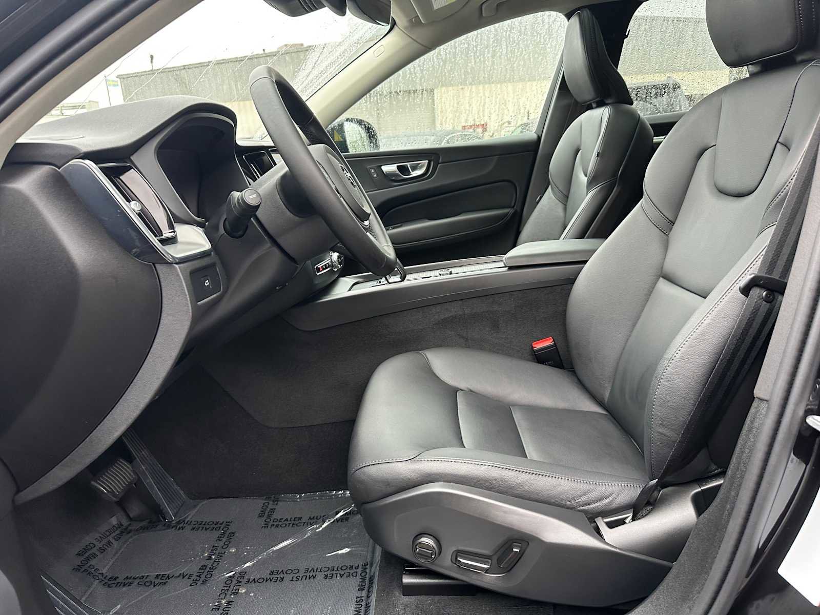 Used 2025 Volvo XC60 B5 Core w/ Protection Package Premier image 19