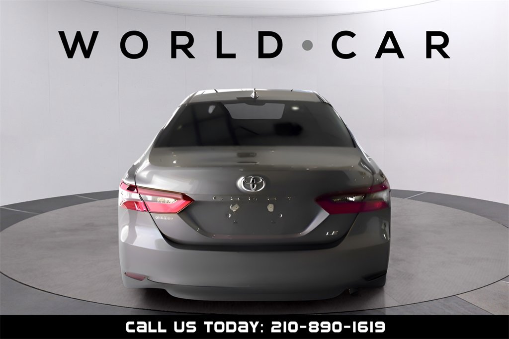 Used 2021 Toyota Camry LE image 6