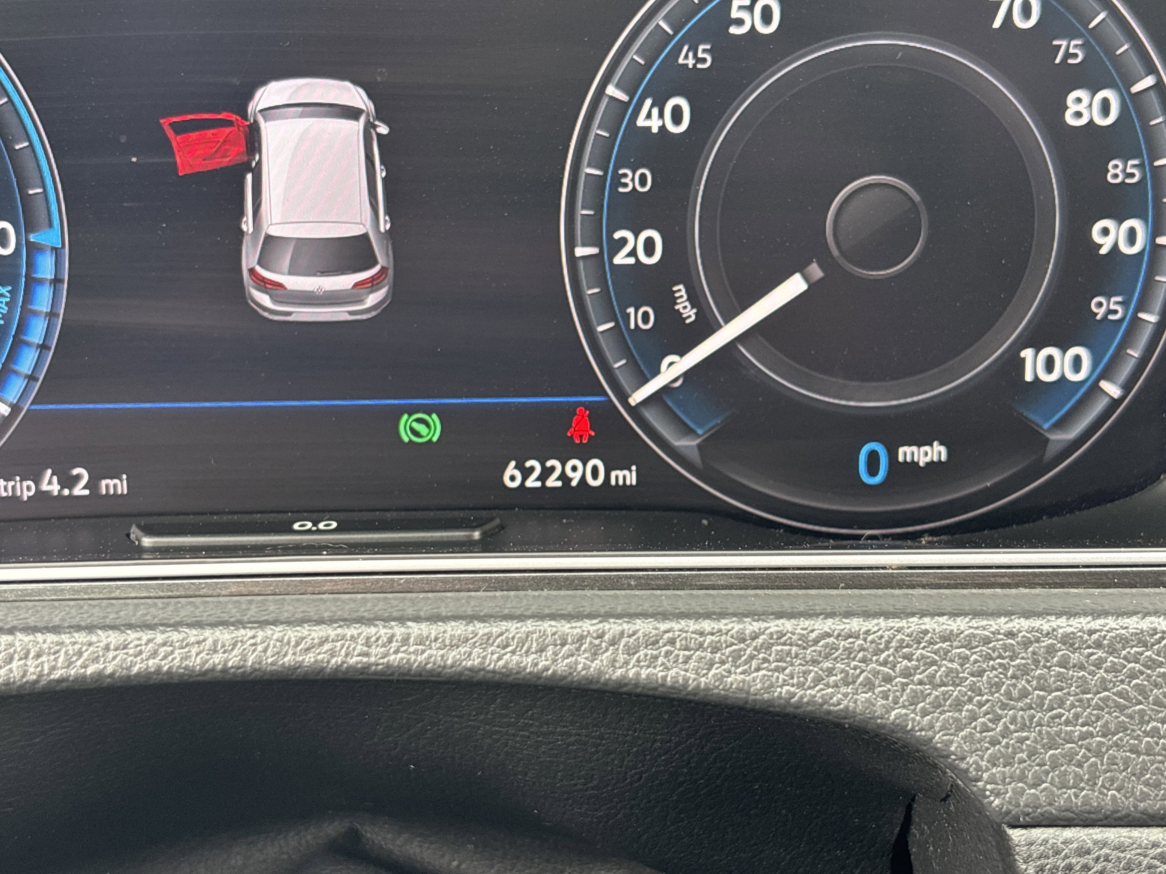 Used 2018 Volkswagen e-Golf SEL Premium image 28