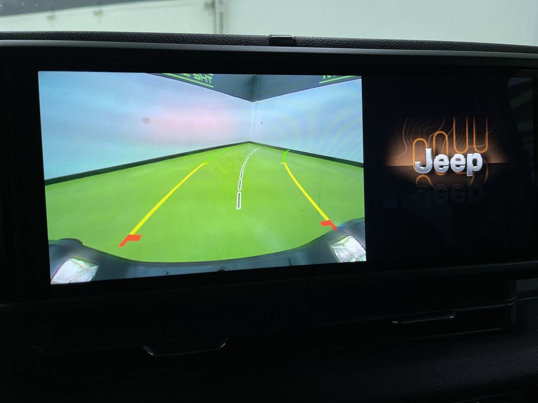 Used 2025 Jeep Gladiator Sport image 22