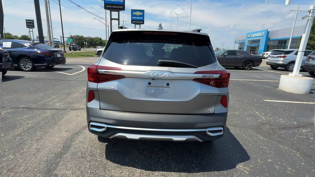 Used 2023 Kia Seltos EX AWD/4WD image 7