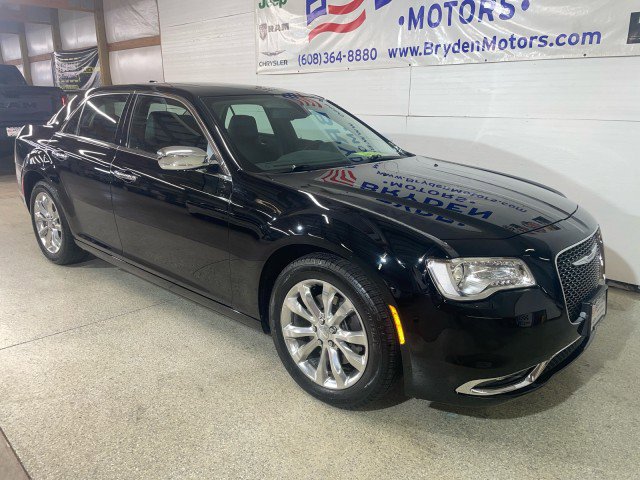 Used 2017 Chrysler 300 C image 3