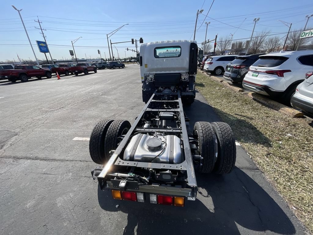 New 2024 Chevrolet Low Cab Forward 5500XG RWD image 4