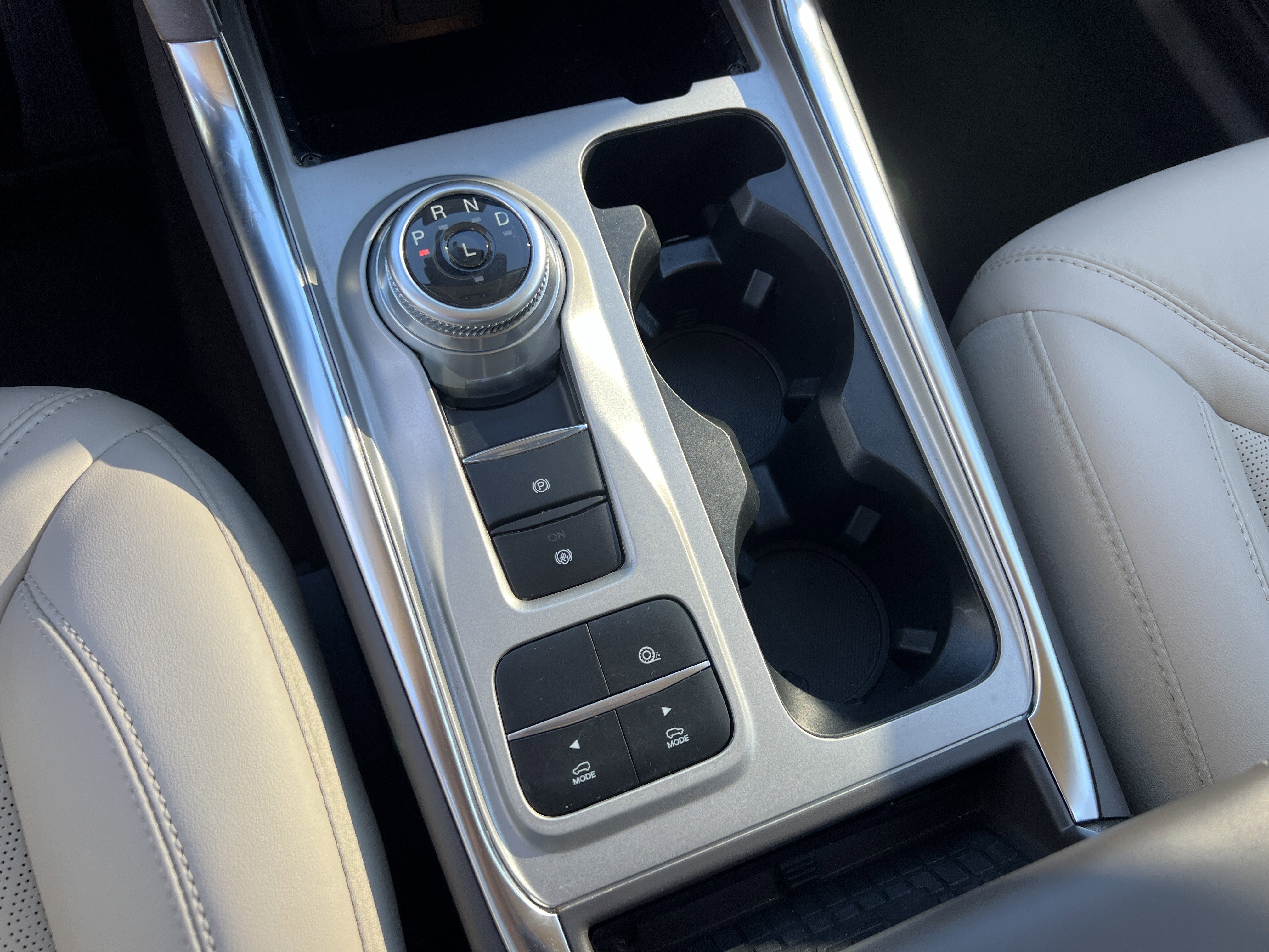 Used 2023 Ford Explorer Platinum w/ Technology Package image 25