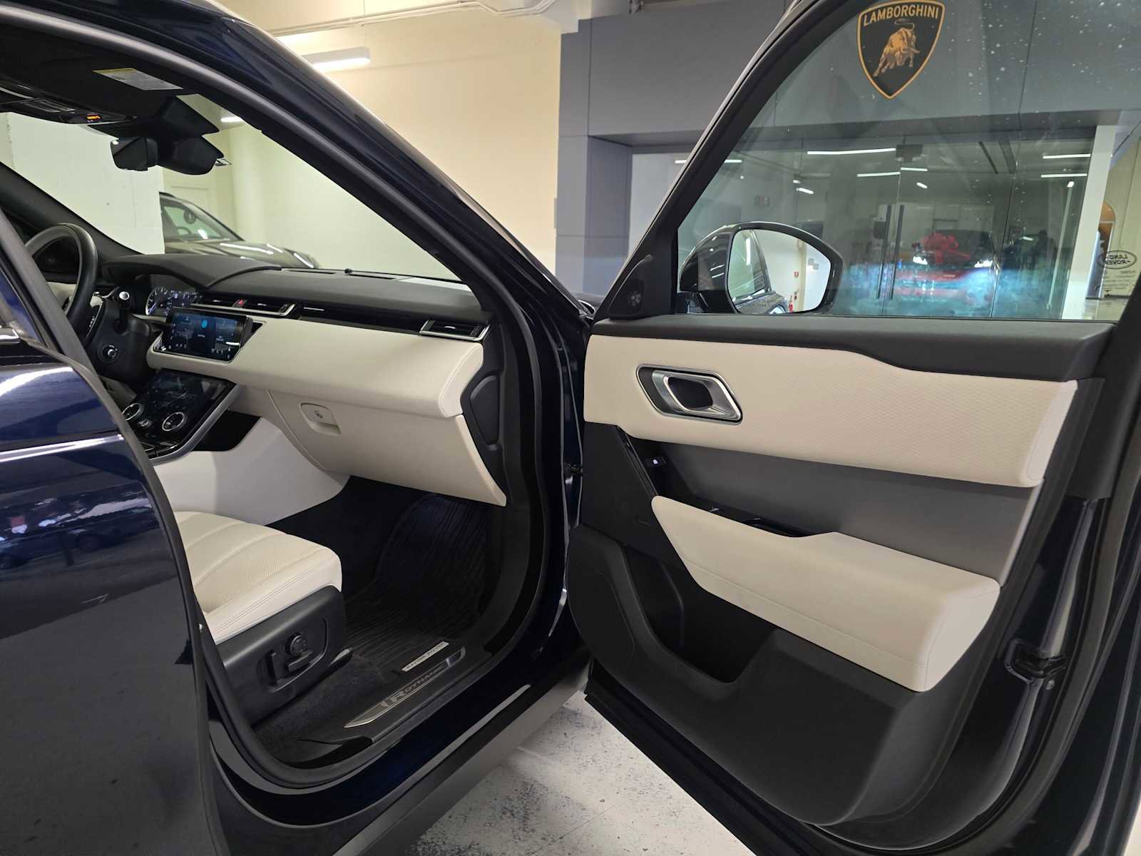 Certified 2023 Land Rover Range Rover Velar R-Dynamic S image 14