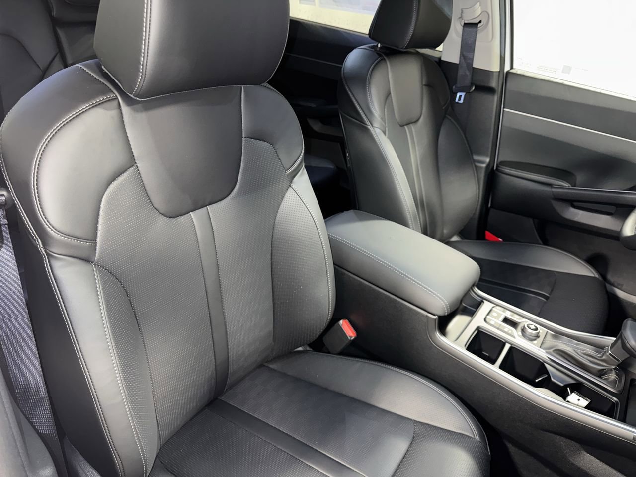 New 2026 Kia Sorento S w/ S Panoramic Sunroof Package image 35