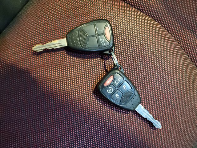 Used 2012 Dodge Avenger SXT Plus FWD image 30