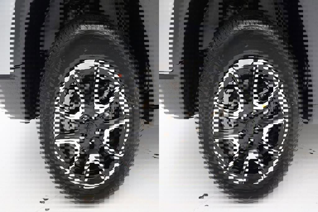 Used 2024 Jeep Compass Trailhawk image 10