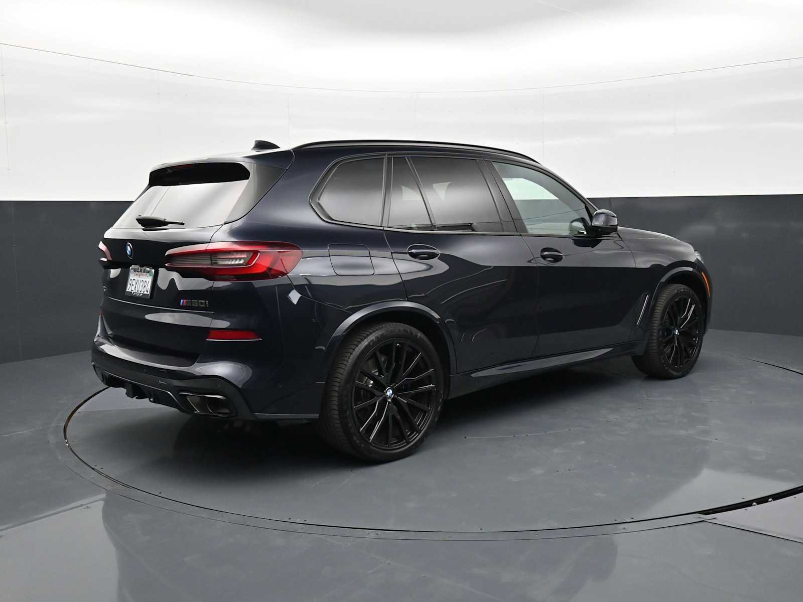 Used 2023 BMW X5 M50i w/ Executive Package image 5