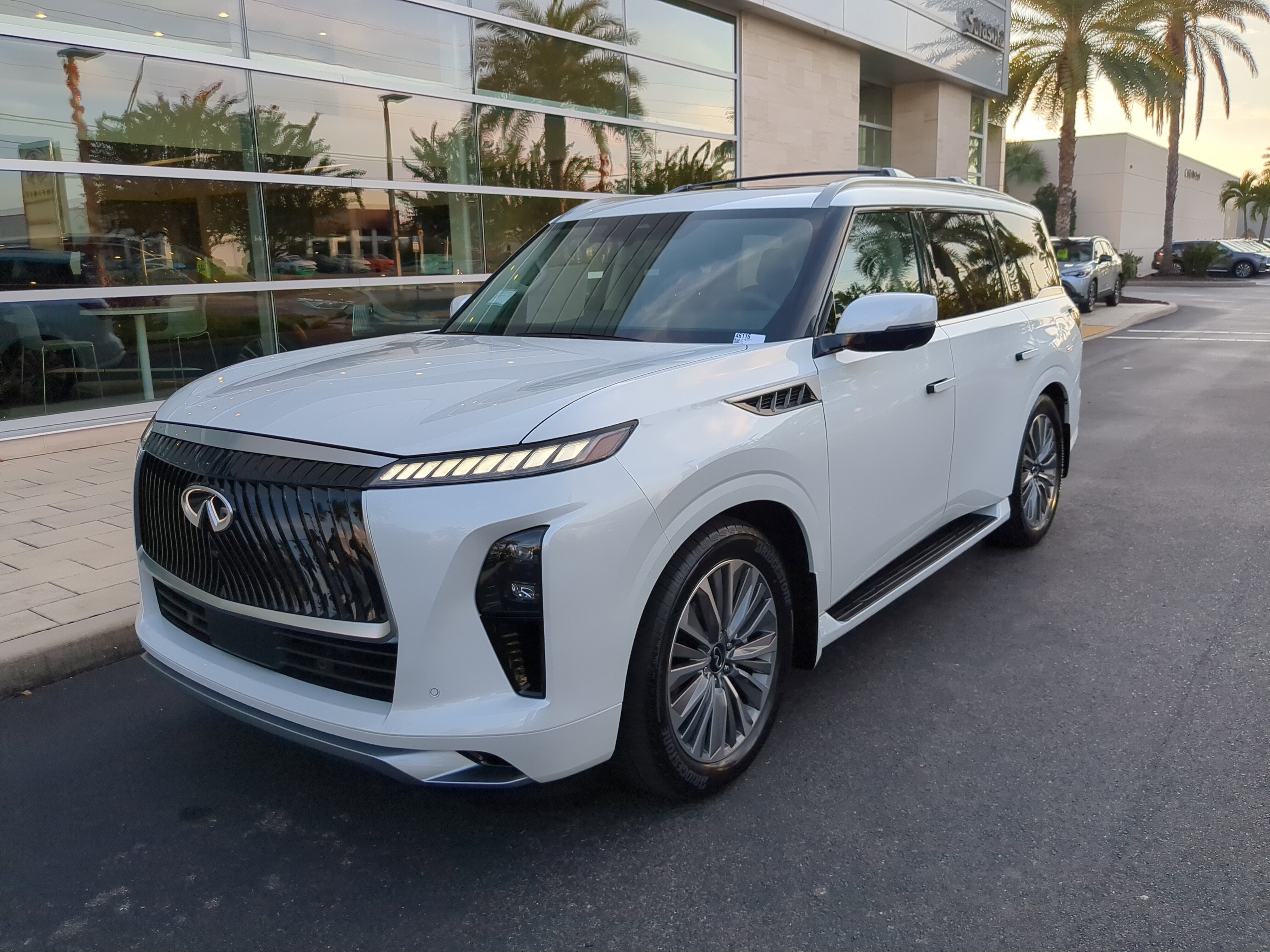 New 2026 INFINITI QX80 Luxe w/ Exterior Package image 8