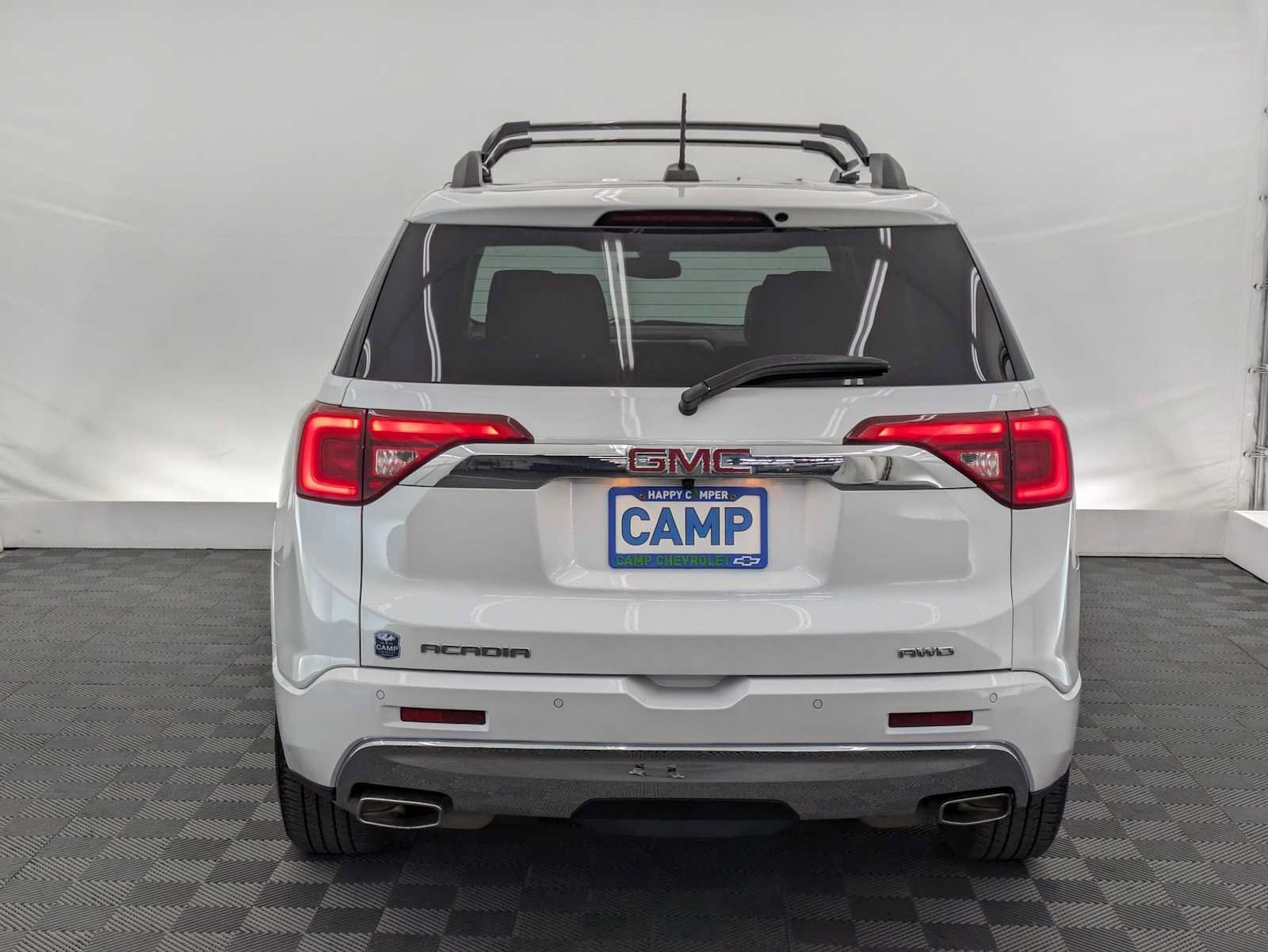 Used 2017 GMC Acadia Denali w/ Technology Package AWD/4WD image 5