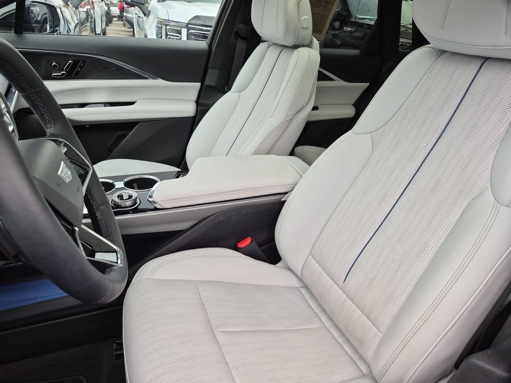 Certified 2024 Cadillac Lyriq Luxury RWD image 12