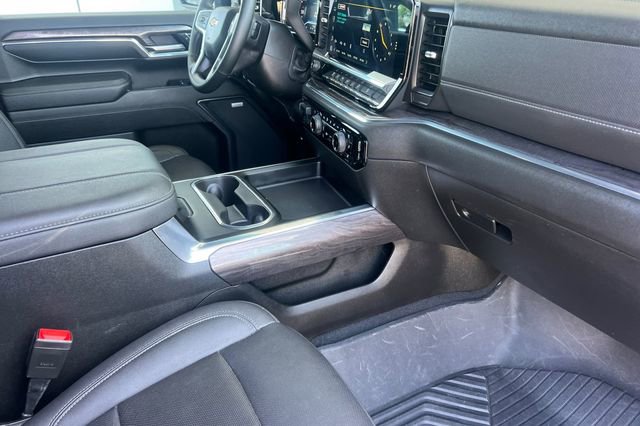 Used 2024 Chevrolet Silverado 2500 LTZ w/ LTZ Convenience Package AWD/4WD image 19