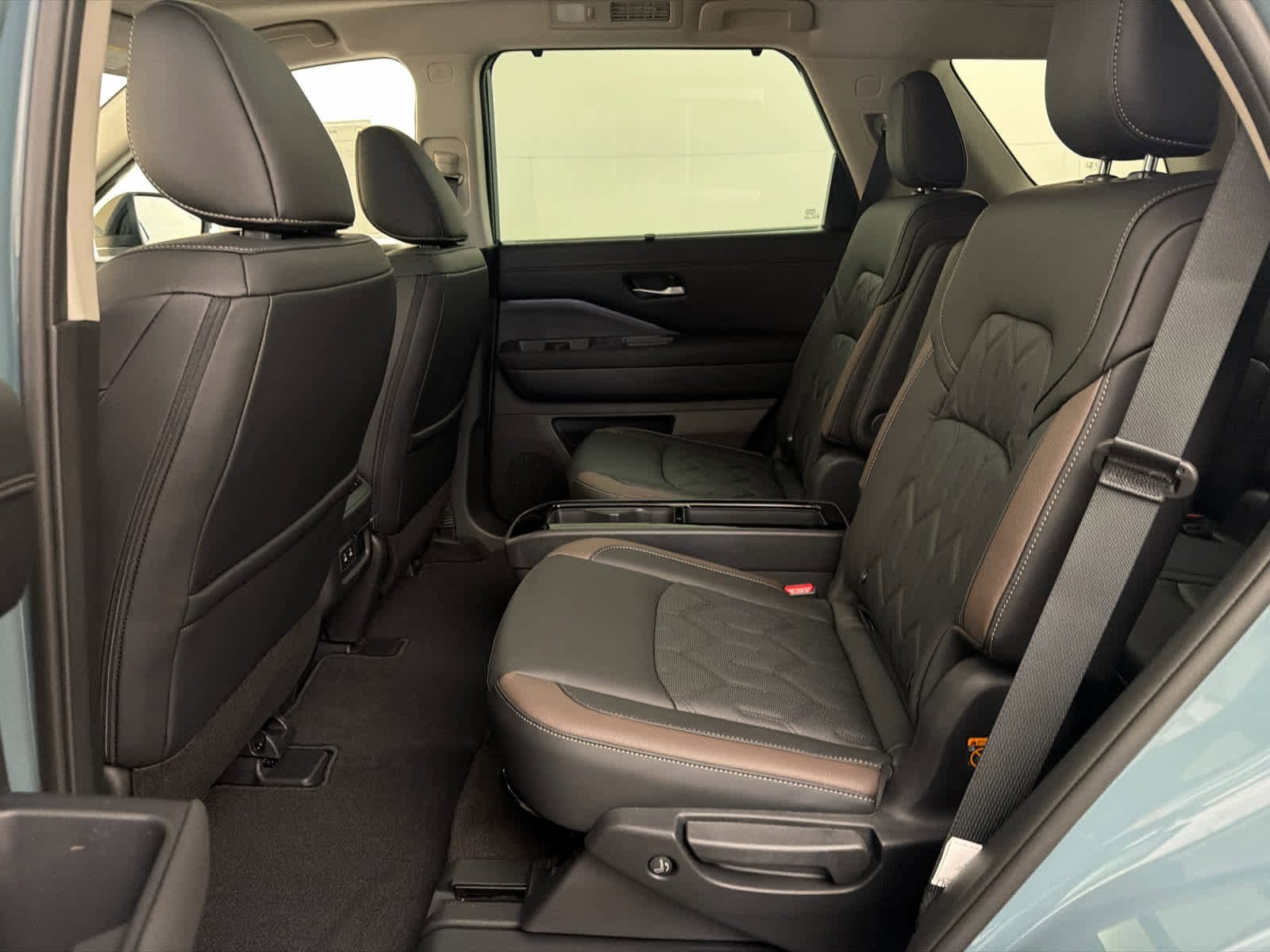 New 2026 Nissan Pathfinder Platinum AWD/4WD image 16