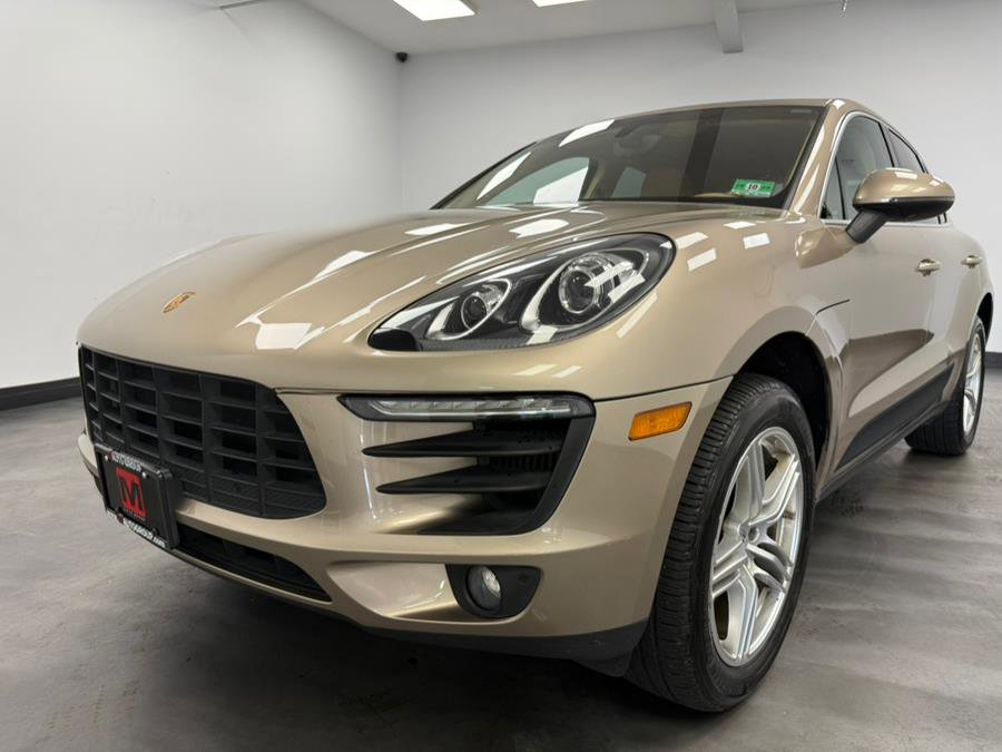 Used 2015 Porsche Macan S w/ Infotainment Package image 2