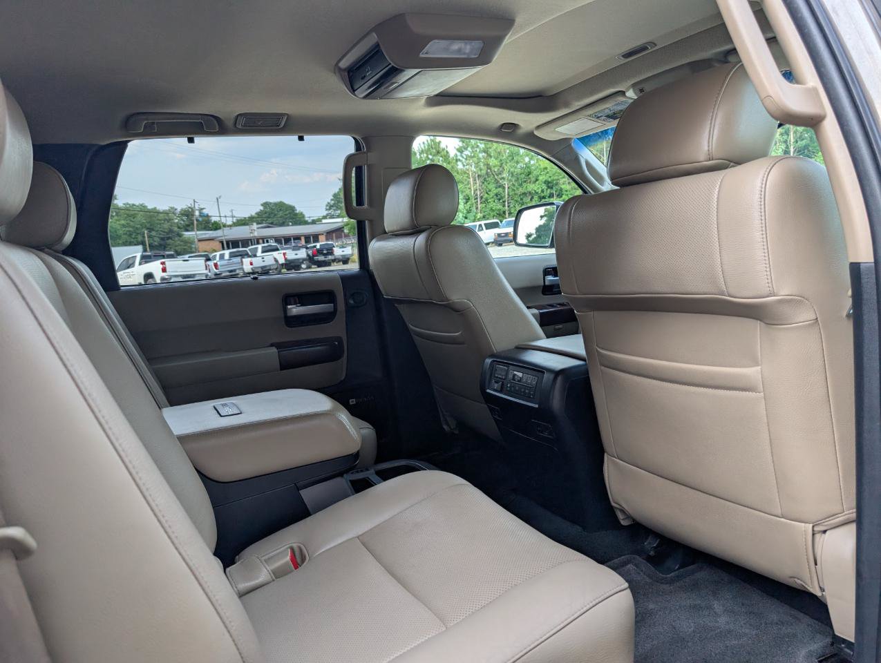 Used 2014 Toyota Sequoia Platinum AWD/4WD image 21