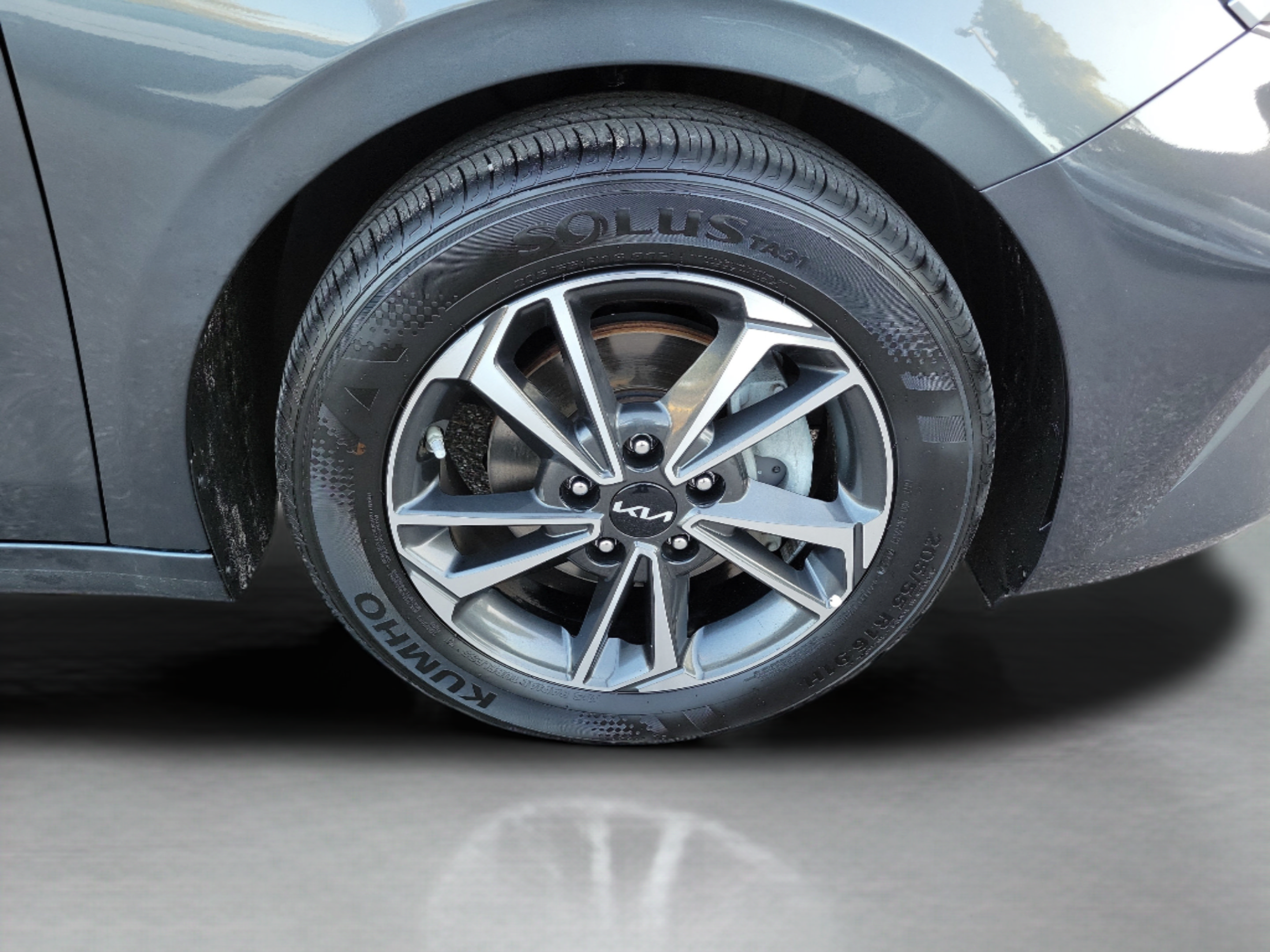 Certified 2024 Kia Forte LXS FWD image 30