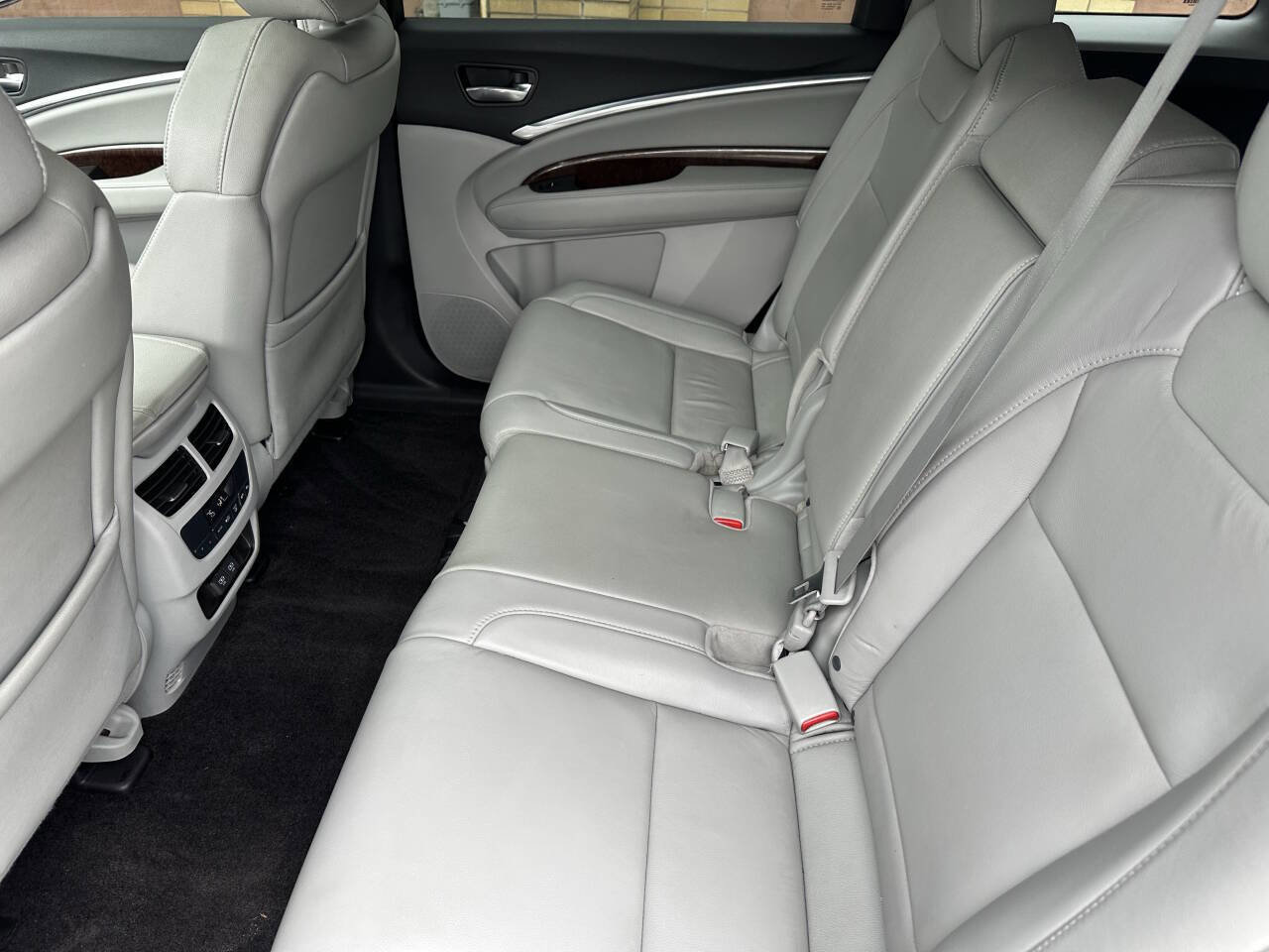Used 2017 Acura MDX SH-AWD image 13