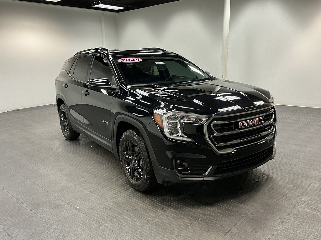 Used 2024 GMC Terrain AT4 w/ LPO, Floor Liner Package AWD/4WD image 7