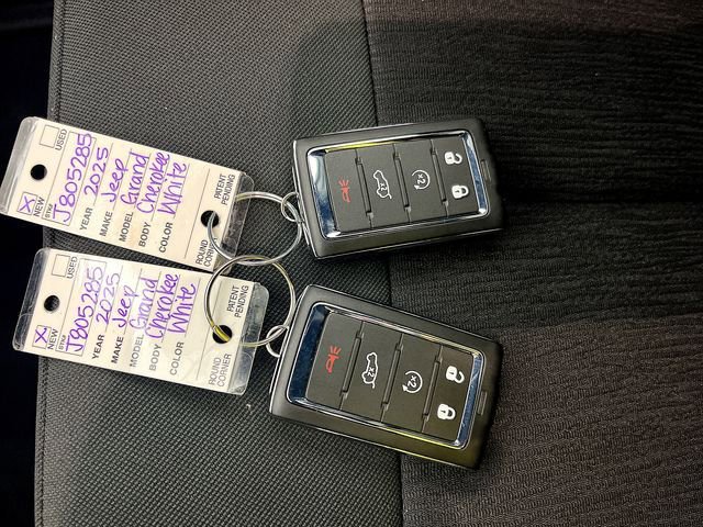 New 2025 Jeep Grand Cherokee Laredo image 20