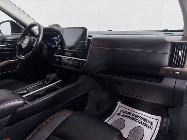 Used 2024 Nissan Pathfinder Platinum AWD/4WD image 33